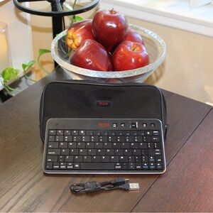 TUMI Travel Mini Wireless Keyboard